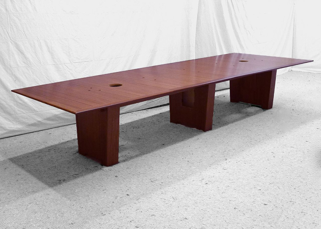 OSD Keystone 10 Person Conference Table